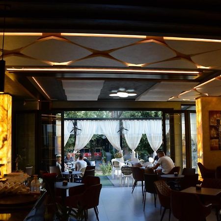 Royal Hotel Peshkopi Albania Экстерьер фото