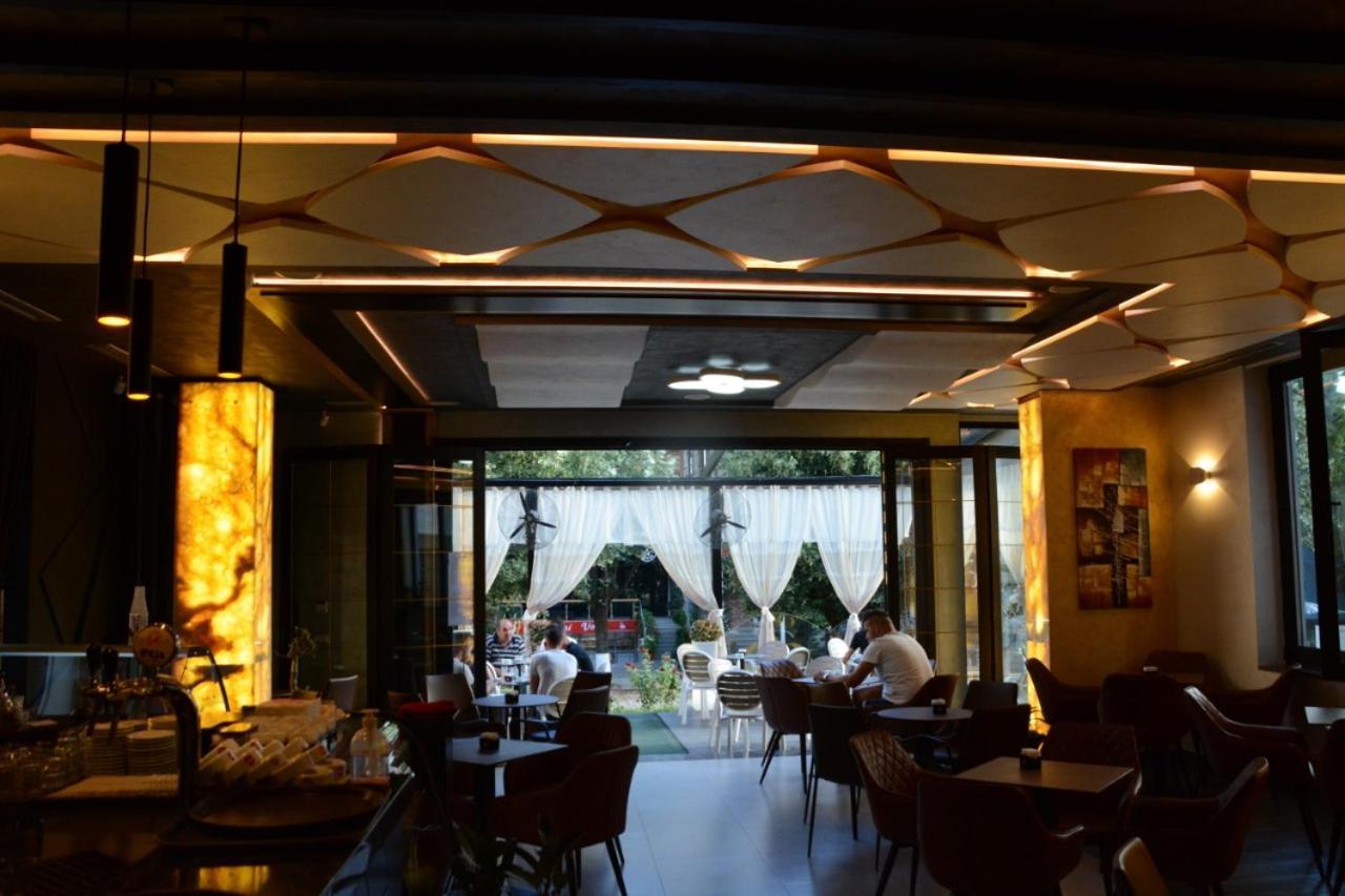 Royal Hotel Peshkopi Albania Экстерьер фото