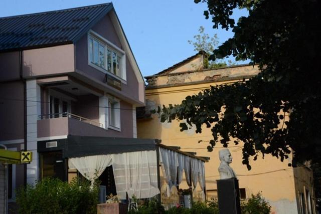 Royal Hotel Peshkopi Albania Экстерьер фото